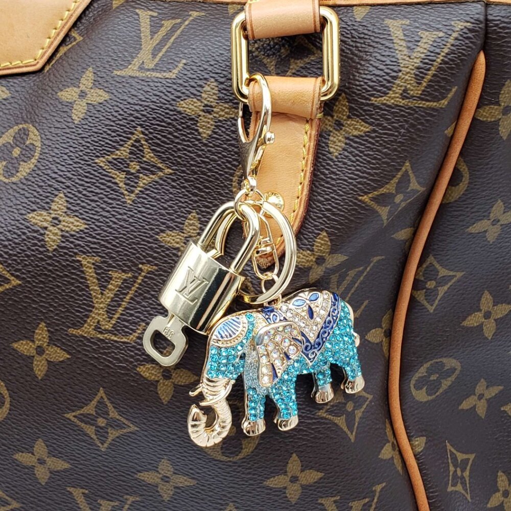 LV Gold Padlock & Key 🔒 Authentic Louis Vuitton Bag Unbranded Elephant Charm - Picture 2 of 6